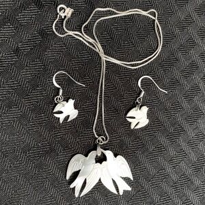 925 Silver Mother Of Pearl Matching Dove Earrings & Necklace